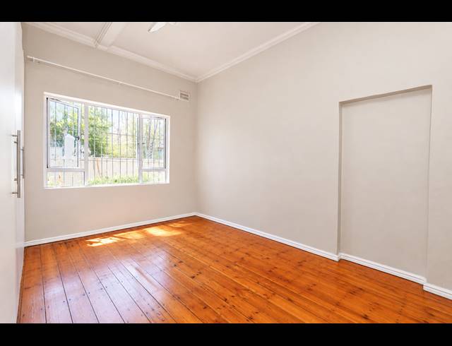 3 BEDROOM TOWNHOUSE FOR SALE IN ESSENWOOD
